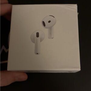 Apple AirPod 4th gen noise cancellation